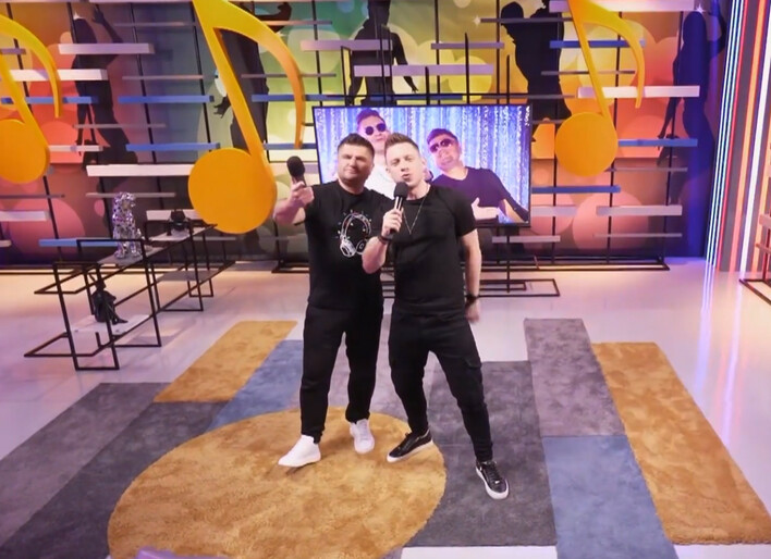 Masters & Skalar US we wspólnym wykonaniu swojego przeboju pt. „A My Jeszcze Mamy Czas„