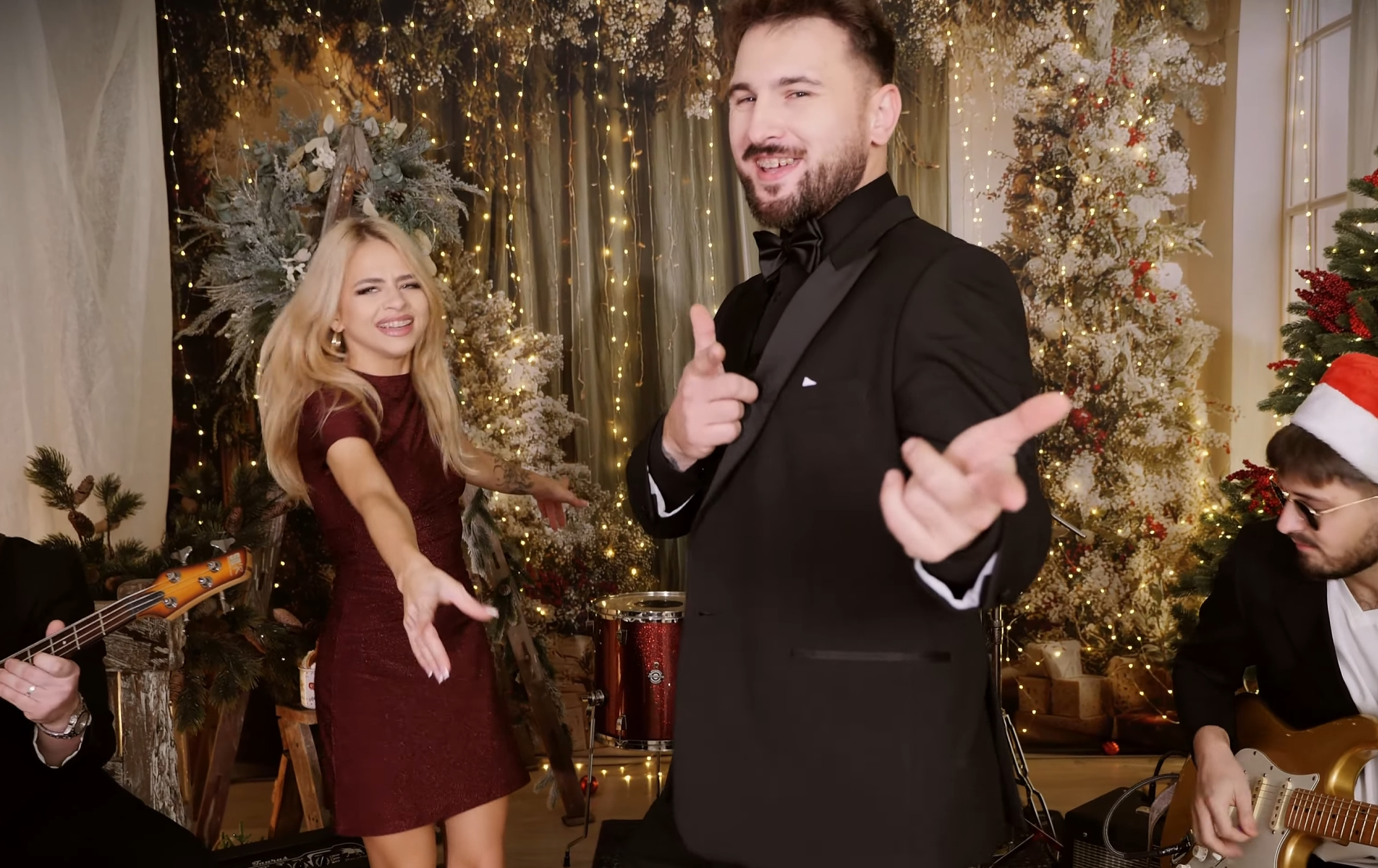 Mateuniooo i Kinga Zdybel zaskoczyli wszystkich! Ich „W te święta” podbija serca słuchaczy