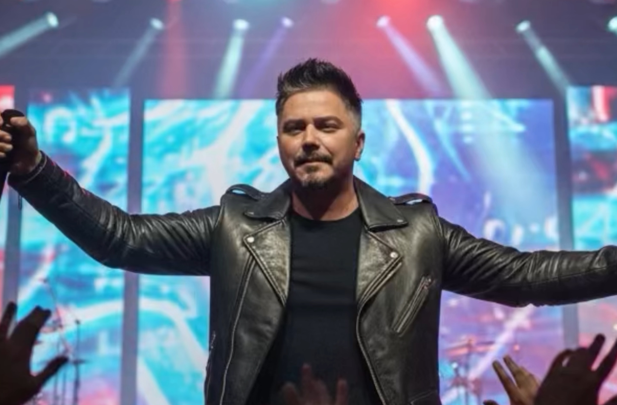 Mateusz Rajski wzrusza premierą na Wszystkich Świętych. Utwór „Zanim znikniesz” chwyta za serce