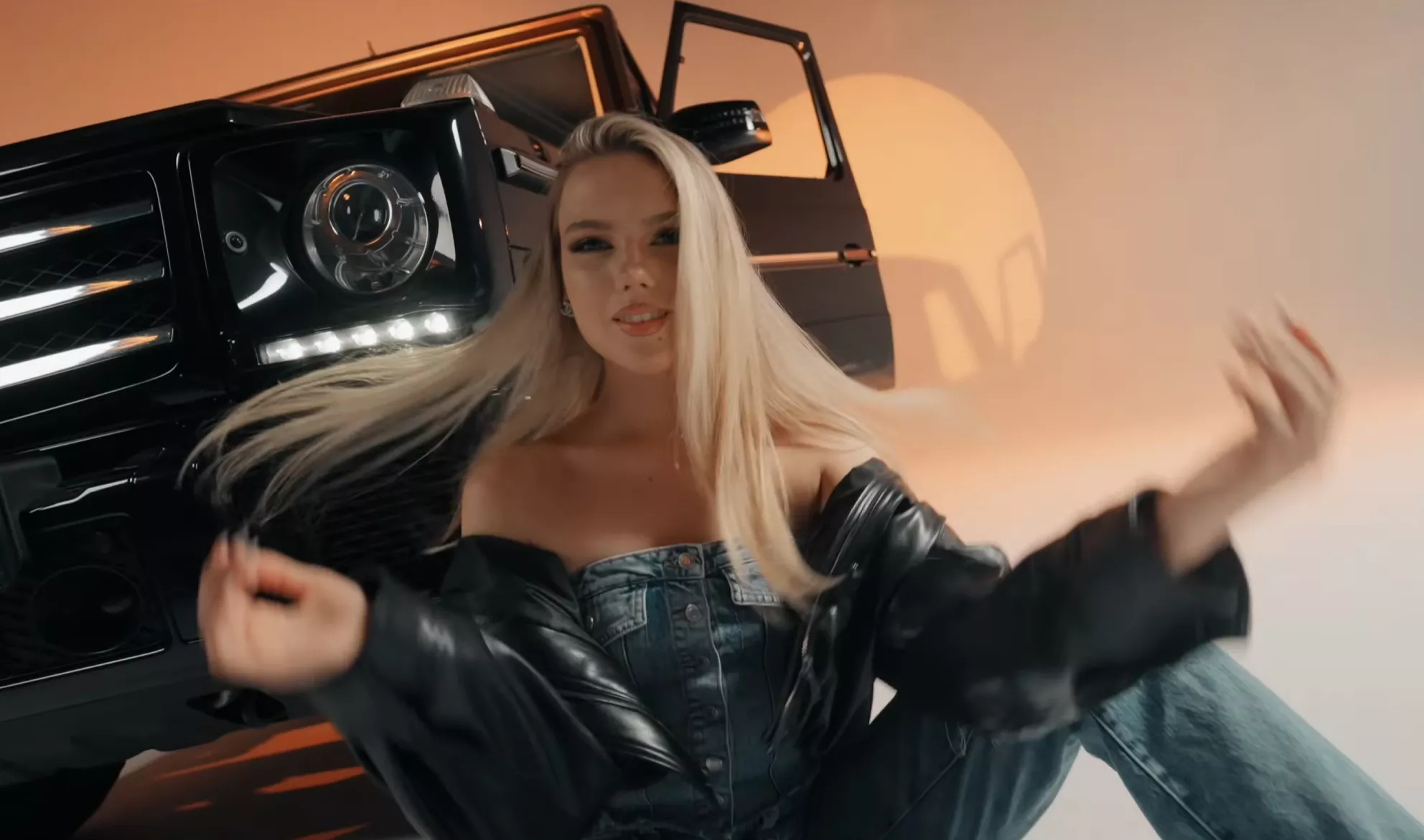 MAXone zadebiutował z „Tańczysz dla mnie" i już mówią o nim jako nadziei całej sceny disco polo