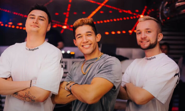 Znani producenci muzyczni Dance 2 Disco wydali właśnie wyjątkowy MIX największych przebojów Kamila Kossakowskiego DiscoBoys!