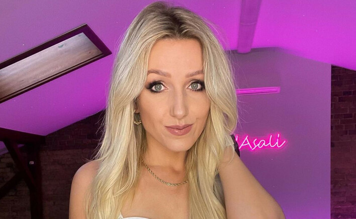 Mega ponętna i zjawiskowa Casandra w odważnym stroju - wokalistka disco polo zachwyca swoim wyglądem!