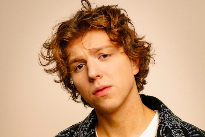 Mega premiera Czyżyk „Czy Ty Wiesz"! To aktor serialu "Na wspólnej oraz teatru Buffo! 