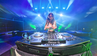 MEGA PREMIERA: DJ Sofi  zaskakuje nową wersją hitu Classic ”Będę czekać” – remix podbija TikToka i festiwale