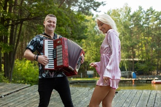 Mega premiera „Nasza Bajka” od To jest TO rozgrzewa końcówkę lata