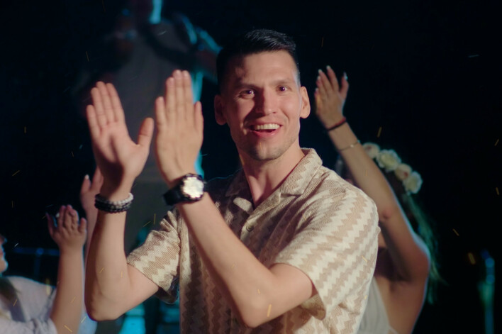 Mega premiera: Nowy hit lata od zespołu Bayera! ”Zakochać się” podbije Wasze serca i parkiety