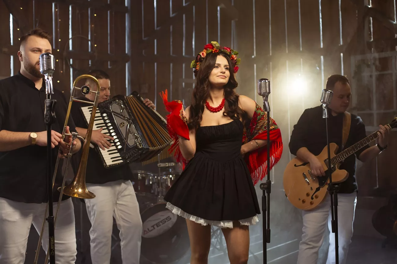 MEGA PREMIERA: Zespół ALTESS z przytupem wchodzi na scenę disco polo! ”Tańczmy do rana”