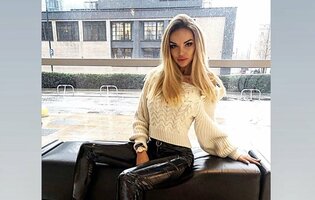 Wokalistka disco polo w mega ponętnym stroju idealnym do sypialni! Wygląda oszałamiająco!