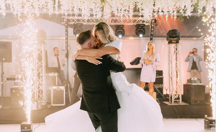 Miesiąc po ślubie Pauli Karpowicz-Zimeckiej! Gwiazda disco polo przypomniała ten piękny dzień. Zobaczcie zdjęcia