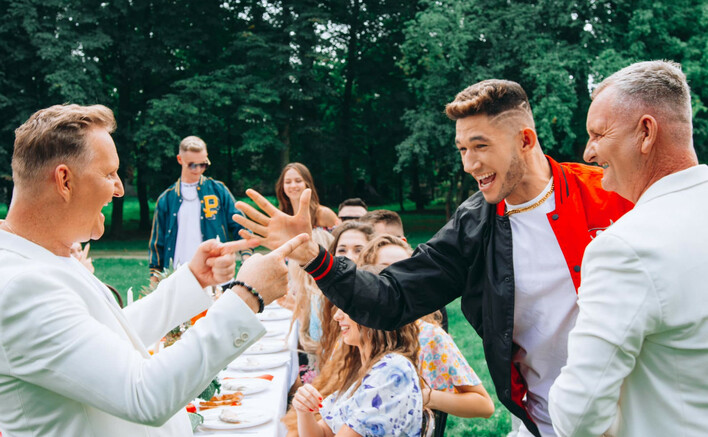 MIG, DiscoBoys oraz Spontan przedpremierowo w piosence pt. „Schodki nad Wisłą„| VIDEO