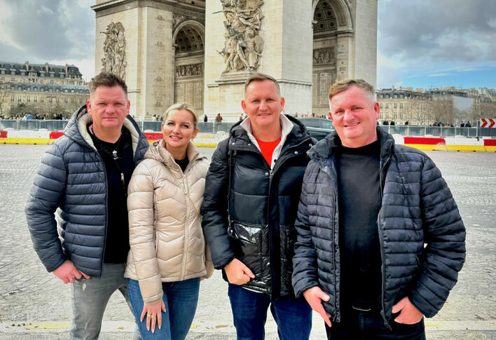 Mig w Paryżu: Polski zespół Disco Polo podbija serce Francji!