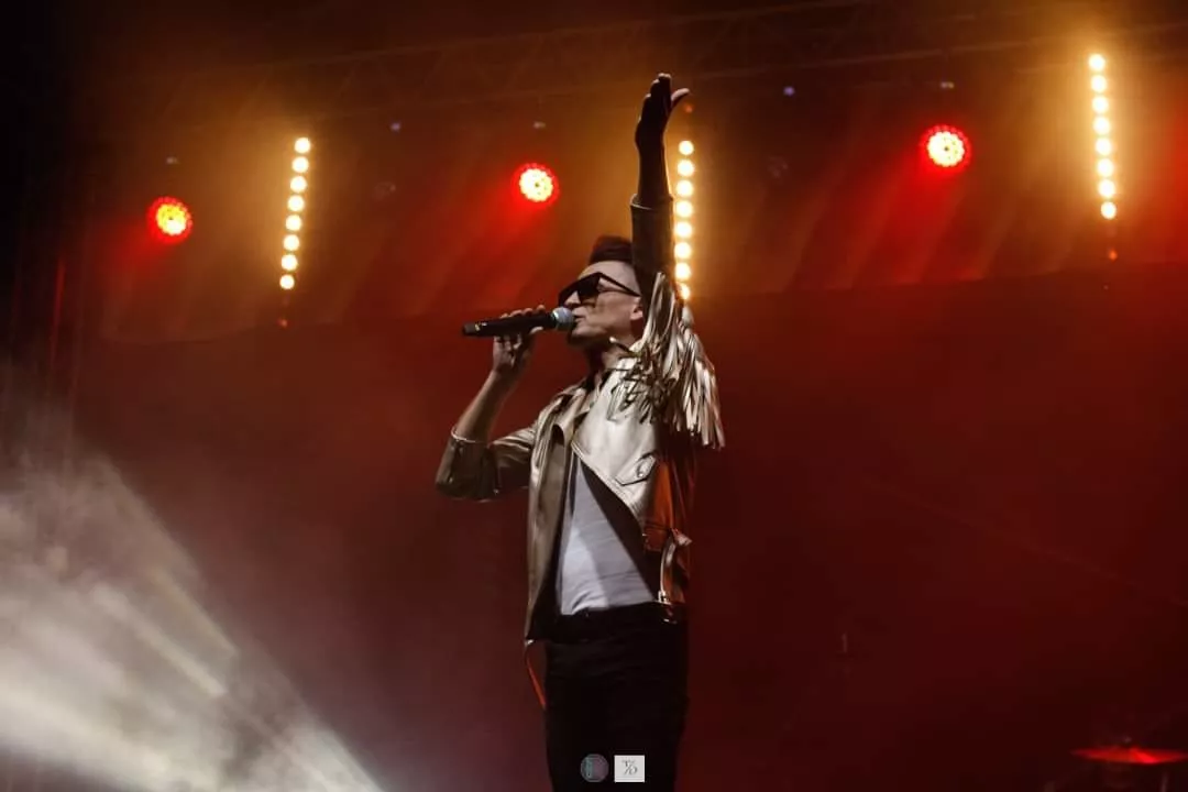 Legenda disco polo zespół Milano w Bystrzycy: Niezapomniany koncert z niespodzianką! Zobacz, co się wydarzyło!

