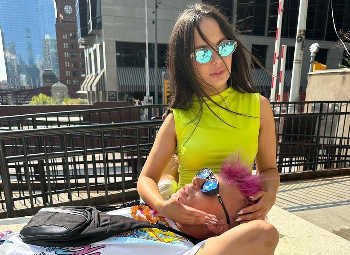 Milena Grzywacz, wokalistka zespołu Szpilki, w najnowszym teledysku Skolima!