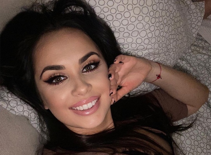 Milena Grzywacz z zespołu Szpilki w wyjątkowej i bardzo ponętnej odsłonie! Śliczna wokalistka disco polo czaruje nieziemskim uśmiechem! 