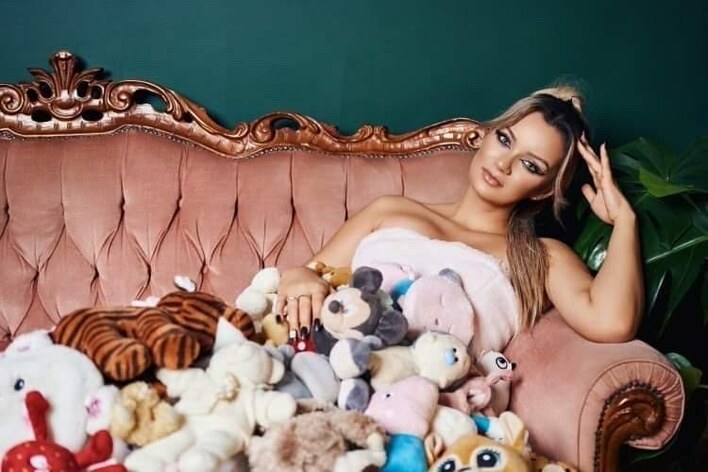 Żona wokalisty disco polo zdecydowała się podbić rynek muzyczny! Milenka tym debiutem wygryzie swojego męża?!