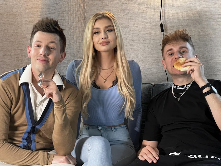 Kolejne miliony na koncie gwiazd! Młodzi artyści disco polo Menelaos szturmem podbijają rynek muzyczny! Są najlepsi?! 
