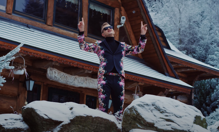 Miłosne wyznanie Dawida Narożnego! Gwiazdor disco polo zmiażdżył konkurencję swoją nowością ”Pokochaj mnie”!?