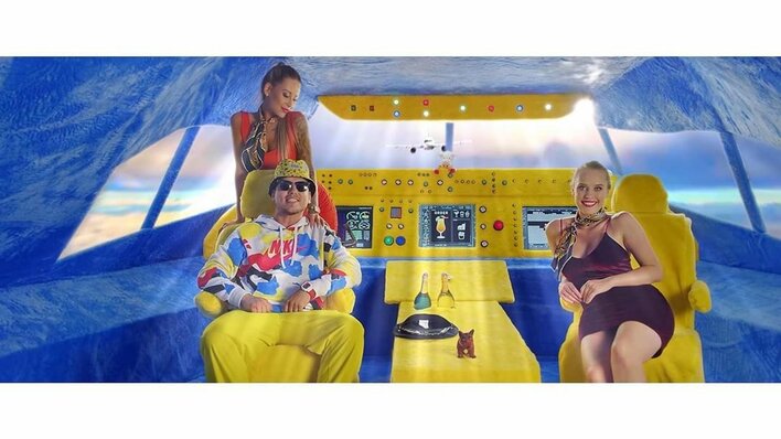 Miły Pan nie zwalnia tempa! Gwiazdor disco polo zapowiedział już kolejną nowość! Będzie lepsza od „HOP HOP (MANIURY)”