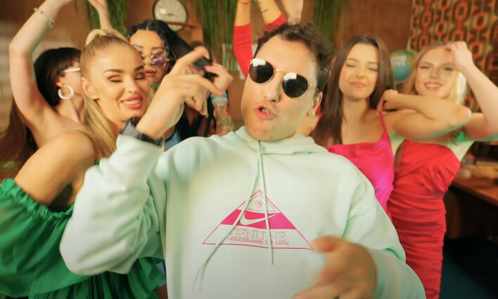 MiłyPan powraca z tanecznym hitem ”Tańczę tu” – Niepowtarzalny klimat, który podbija serca fanów