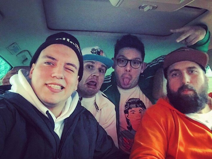 MiłyPan przyciąga tłumy! Jak na żywo brzmią jego hity?