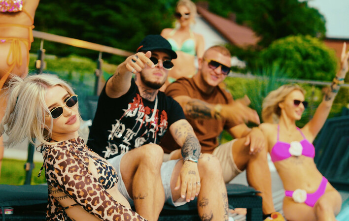 „Mini (Ej Lolita)” od Dawida Narożnego i Rizi Papi! Premiera z potencjałem na hit lata 2025

