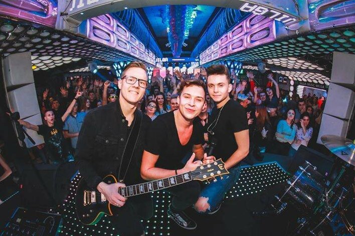 Młoda gwiazda disco polo zachwycona! Miliony na jego koncie!