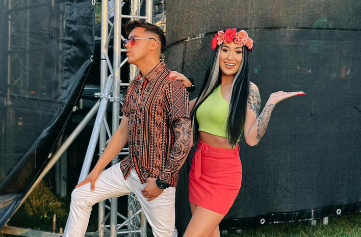 Młoda gwiazda Roxaok podbija Polskę swoim przebojem! Milion na koncie młodej wokalistki!