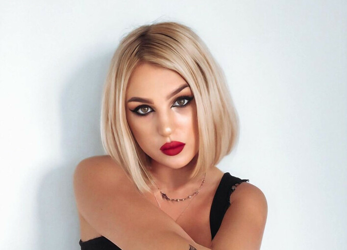 Mega ponętne zdjęcia młodej wokalistki disco polo! „Zakochałam się w dziarach..„! Gwiazda pokazała swoje niezwykłe tatuaże [FOTO]