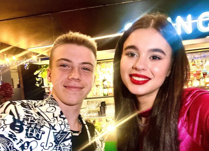 Utalentowany gwiazdor disco polo bawił się na urodzinach słynnej influencerki Anastasii Zakhandrevych [Zdjęcia] 