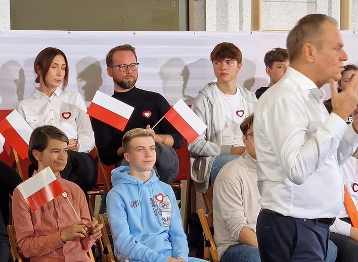Młody Woners na spotkaniu z Donaldem Tuskiem! „Cenię sobie wolność„!