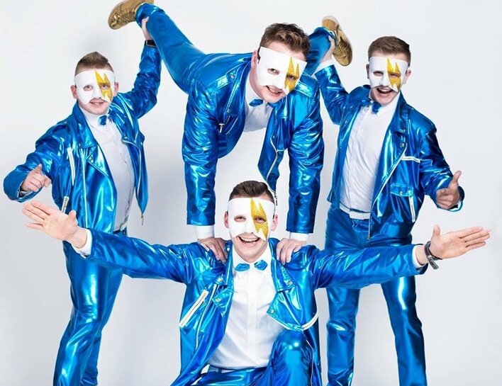 Młodzi, przystojni i ZajeFajni!