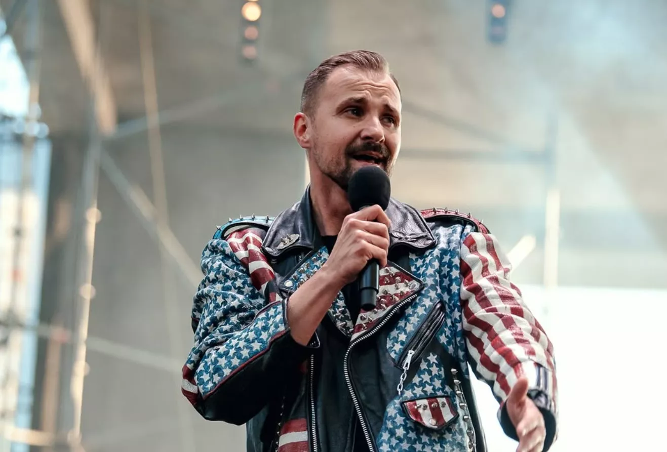 Mocne słowa Macieja Smolińskiego o hejcie i prywatności. Prowadzący Polo TV otwarcie o tym, czego nie pokazuje publicznie