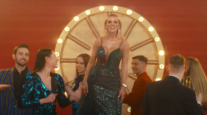 Monika Chwajoł - Bal u Heńka - gorąca premiera! Delikatna zmiana stylu zaskakuje!