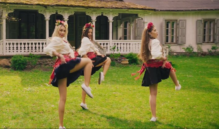 Motyw folk w disco polo ciągle ma się świetnie! Zobaczcie kolejną propozycję w tym klimacie.