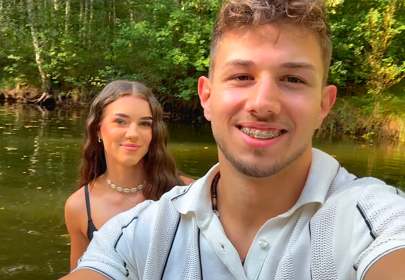 „Mówiłem Ci C’est la vie” – Jacek Dworakowski z wielkim przebojem, który rośnie w siłę na YouTube