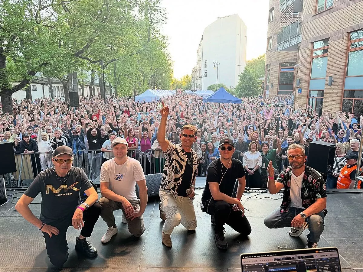 Mówili, że to koniec disco polo? Zenon Martyniuk pokazał zdjęcie z Warszawy i zamknął usta!