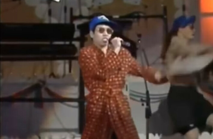 Trudno w to uwierzyć! Słynny przebój „Mydełko Fa„ ma już 32 lata! To jeden z największych polskich hitów?!

