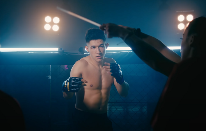 Ta piosenka podbija TikToka! Kamil Kossakowski DiscoBoys udostępnił w całości nowość pt. ”Brunetki”! Ta premiera to HIT?!