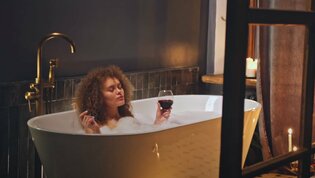 Nagie sceny gwiazdy disco polo w wannie przepustką do sukcesu?! VIDEO