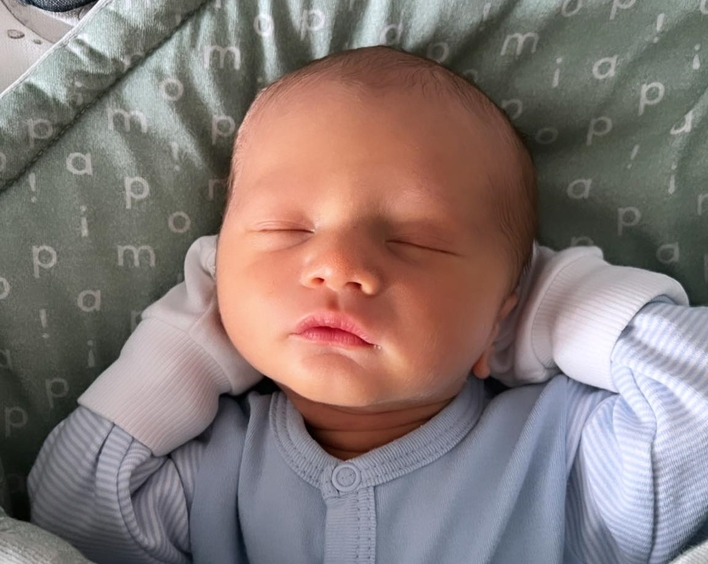 Najmłodsza gwiazda disco polo?! Sprawdźcie urocze zdjęcia małego Filipka, który oczarował cały świat! Beata i Piotr Koczocik są zachwyceni synem! 