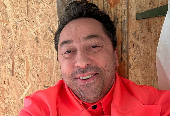 Najnowszy hit zespołu Boys na żywo! Marcin Miller zaśpiewał „Plaża nasza jest„ w TVP!