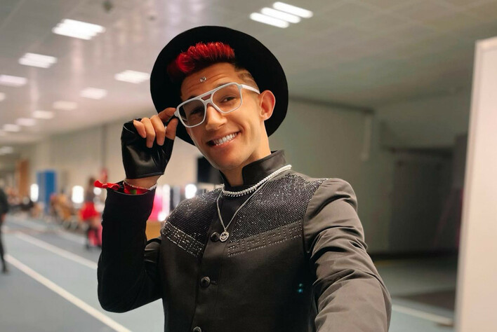 Co się stało?! Gwiazdor disco polo zaskoczył tym co zrobił! Fani „Dzwońcie po straż„