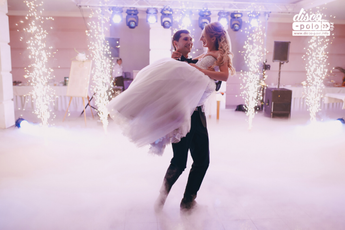 Zatrzęśli branżą disco polo! Troje artystów połączyło siły tworząc weselny projekt! VIDEO podbija sieć