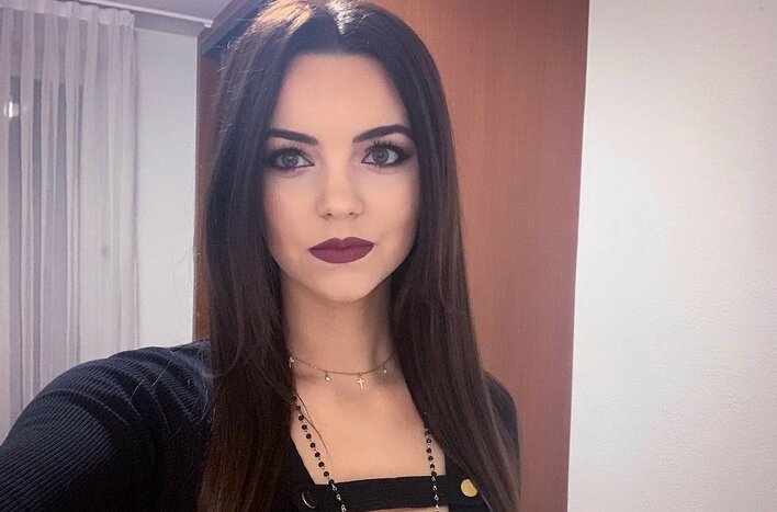 Fotki tej gwiazdy biją rekordy w liczbie polubień! To wokalistka disco polo! DUŻO ZDJĘĆ