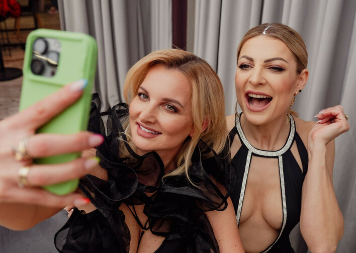 Zgarnęli 2 mln! Największe gwiazdy disco polo w jednym teledysku! „Złoto„ podbija YouTube! 

