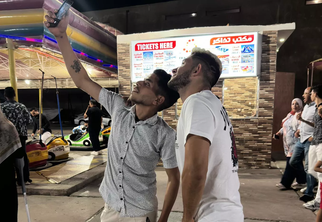 Nawet w Egipcie rozpoznają Kamila Kossakowskiego z DiscoBoys!

