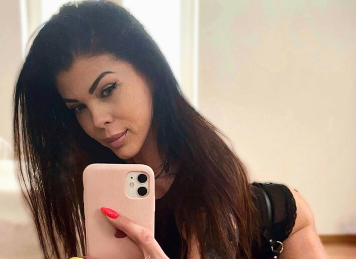 Nie do wiary! Monika Idzikowska znana z programu FARMA rozgrzewa internet swoim gorącym tańcem do przeboju Skolima!