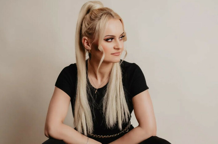 ”Nie jestem już sama” nowa wersja przeboju od Eli Kliś dostępna!