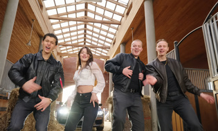 „Nie na siano” od Moralesa hitem sieci – nowość w świecie disco polo