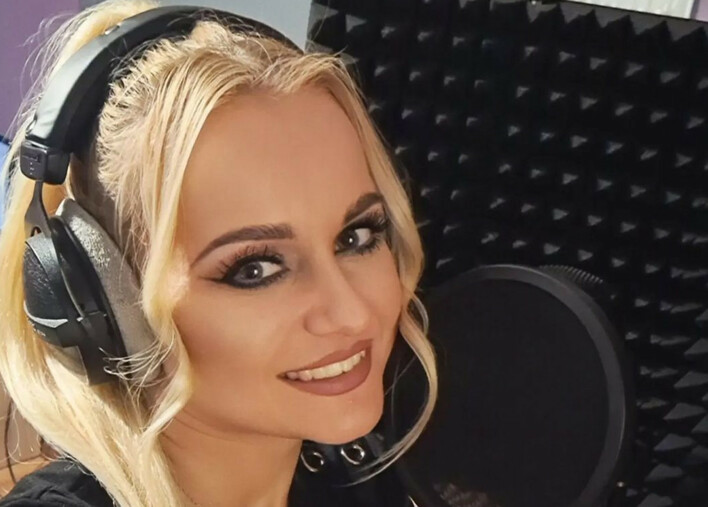 Nie uwierzysz, co potrafi nowa wokalistka zespołu Piękni i Młodzi! To nowa gwiazda disco polo?